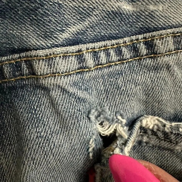Levis 559 Jean Shorts Women's 32 Blue Raw Hem Relaxed Fit - Picture 3 of 5